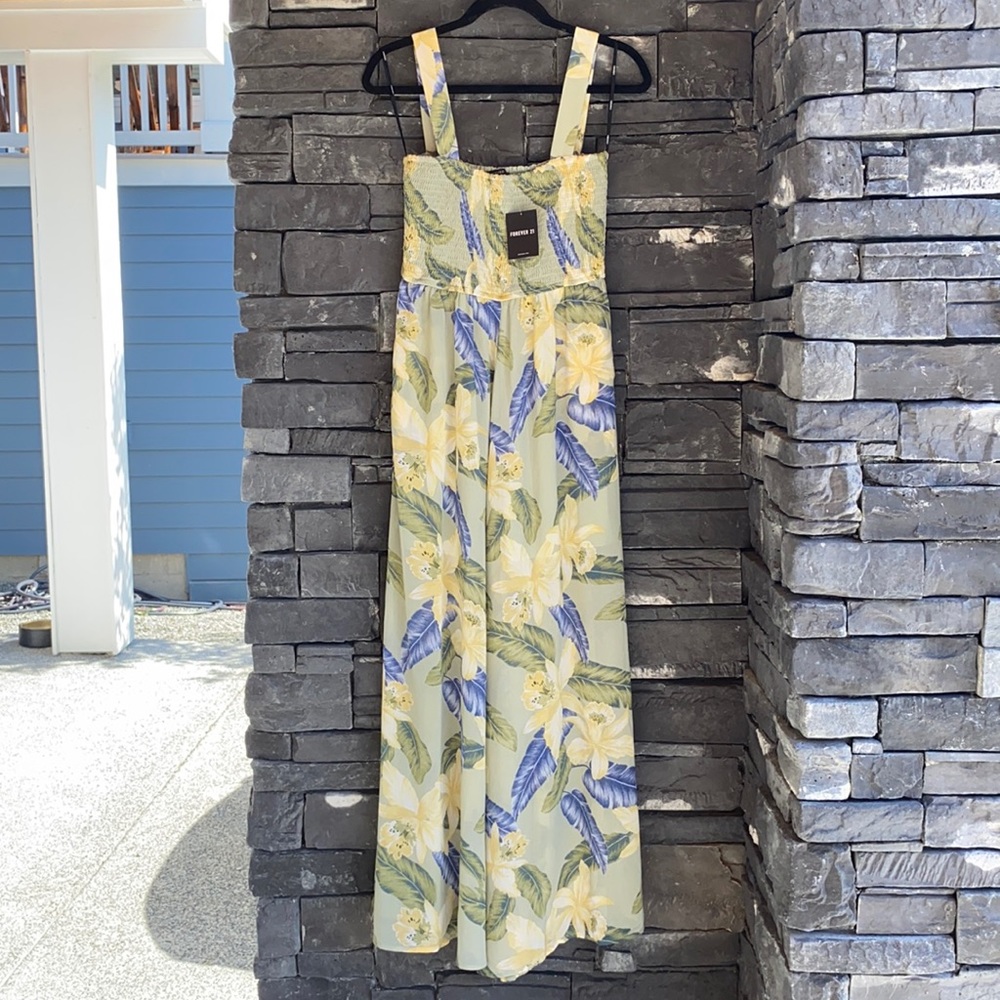 WOMANS FOREVER21 FLORAL SIZE L NWT